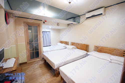 Golden Bridge Hotel budget motel in Tsim Sha Tsui Hong Kong Cheap hotel room