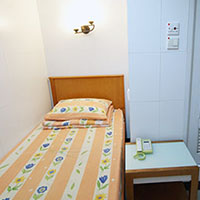 单人床房(人民币):舒适RMB198, 豪华RMB216,大豪华RMB300, 超豪华RMB310