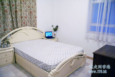 Marlboro Apartment Monthly hostel rental in Causeway Bay CWB short term service apartment hotel room rental