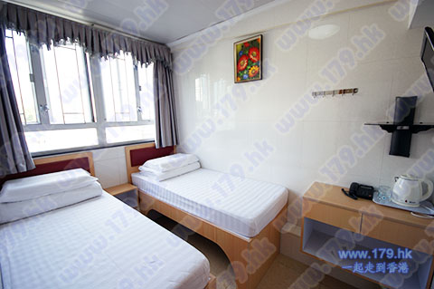 Wing Soen Hong Guest House Cheap room rental in Yau Ma tei kowloon motel room budget youth hostel YMCA YWCA room type price range in Yau Ma Tei