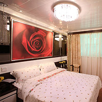 Dragon Inn Large Super Deluxe Honeymoon Rm: HK$550 